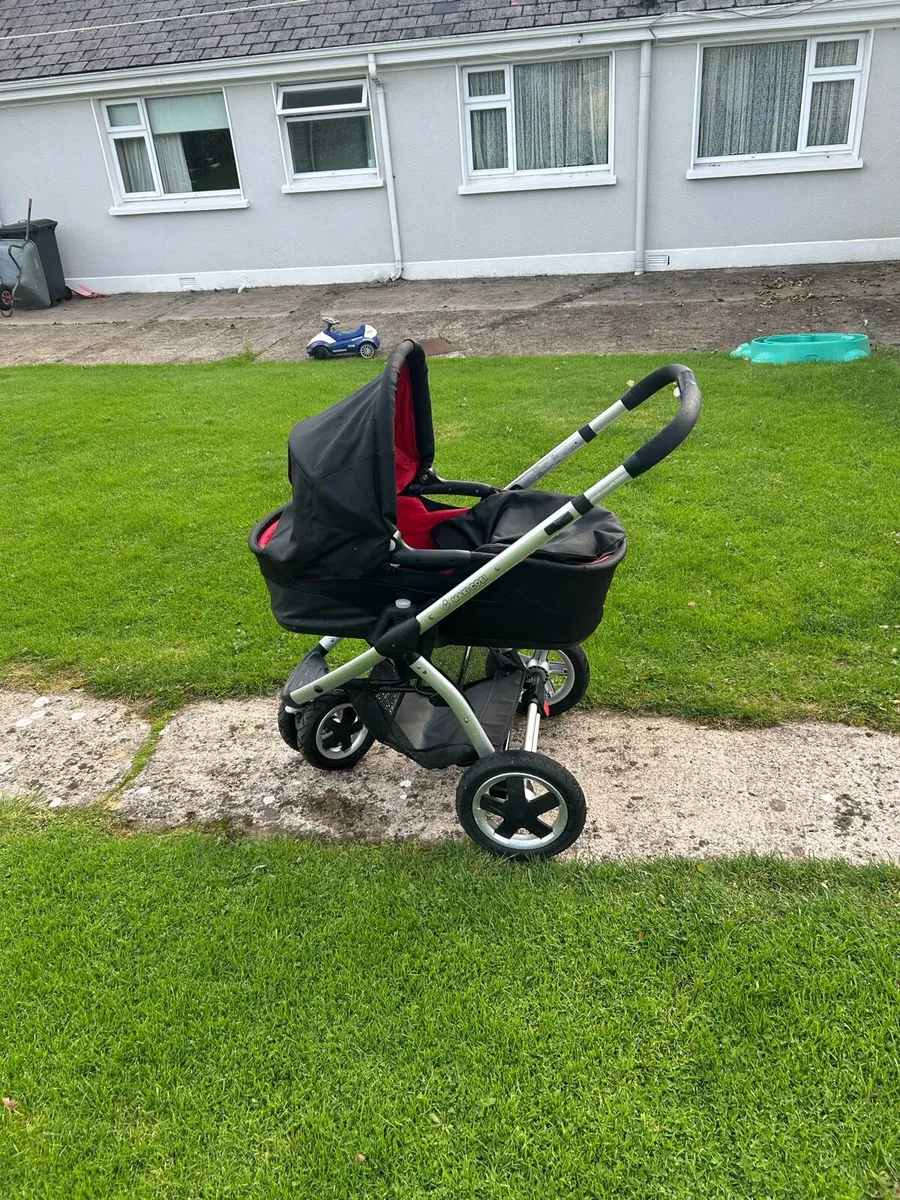 Pram - Image 1