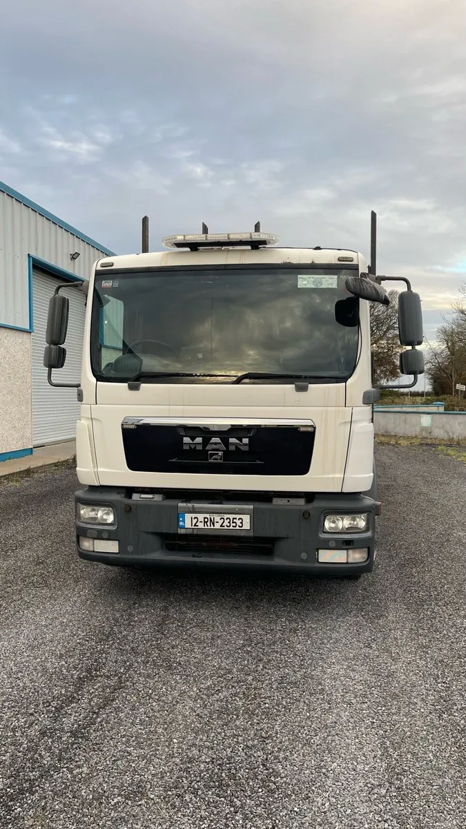 Pole Truck - Image 1