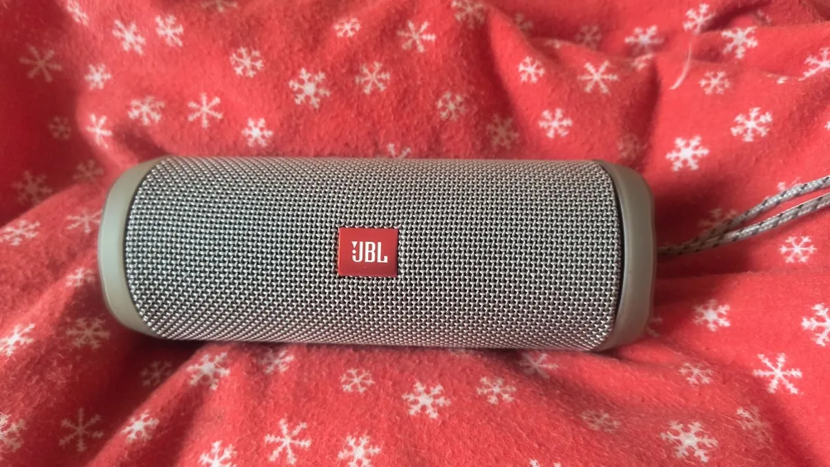 JBL Flip 4 Portable Bluetooth Wireless Speaker - Image 1