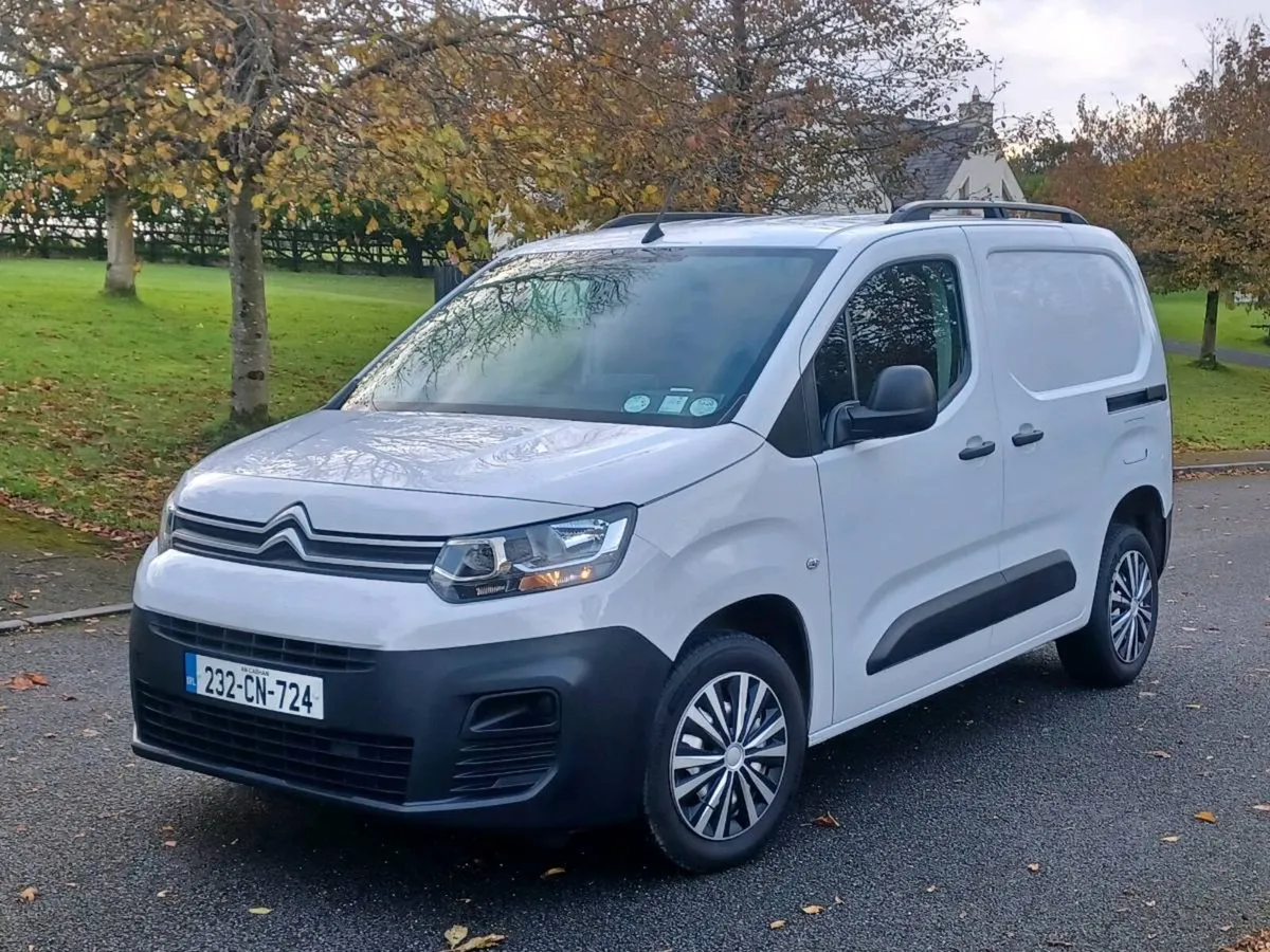 2023 Citroën berlingo 1000 en-prise Ed bhdi,no vat - Image 2