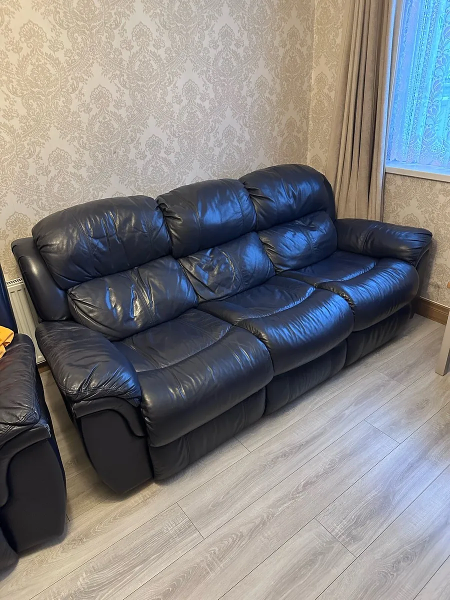 Leather couch 3+1+1 Manual recliner - Image 1