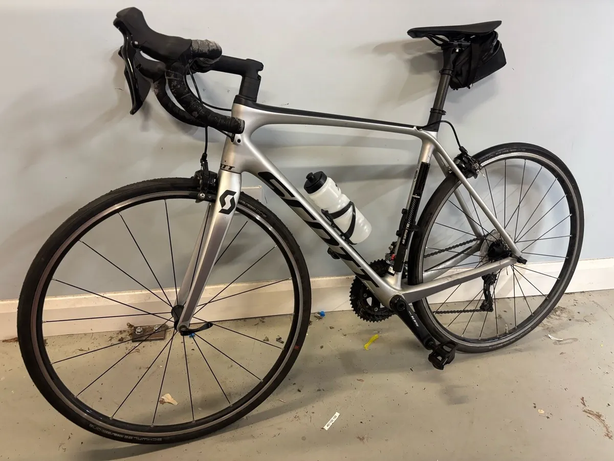 Scott Addict Road Bike - Image 4