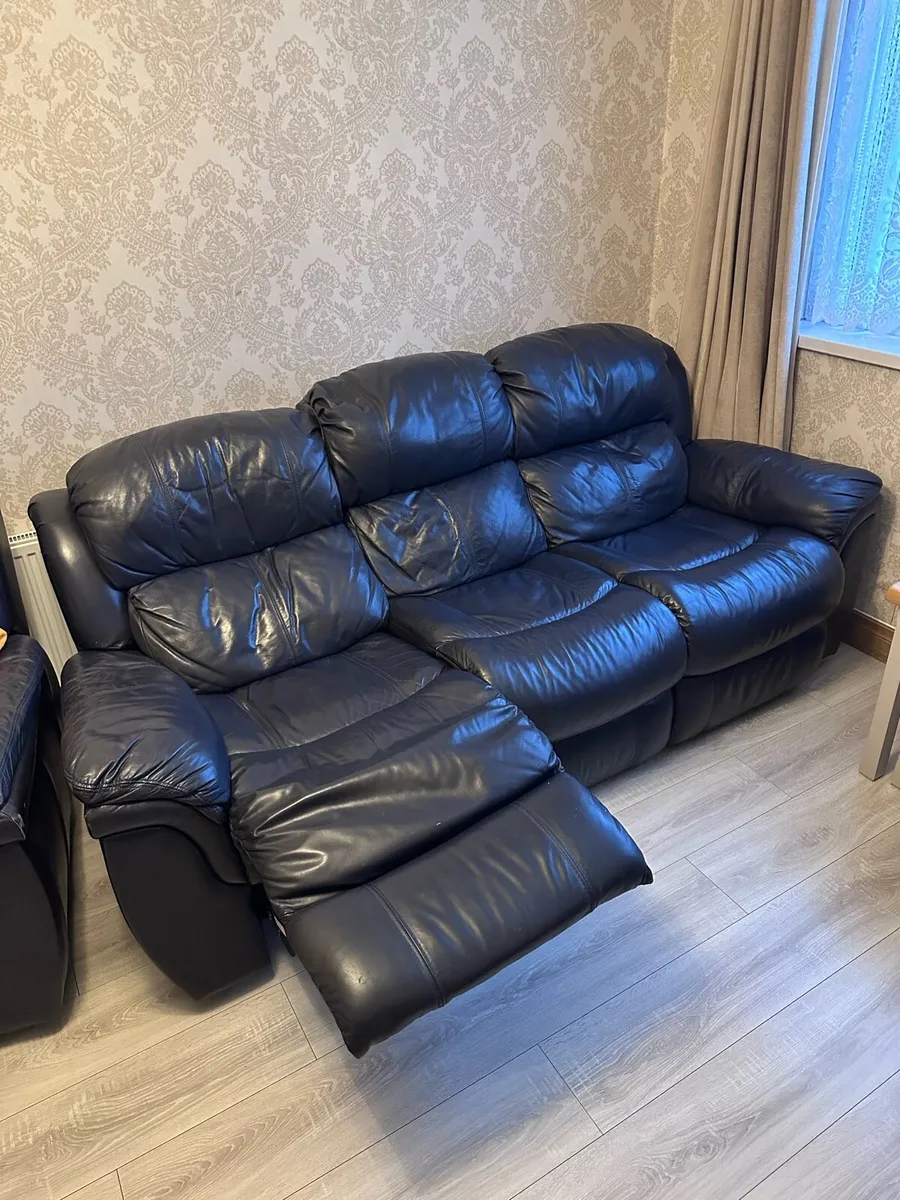 Leather couch 3+1+1 Manual recliner - Image 2