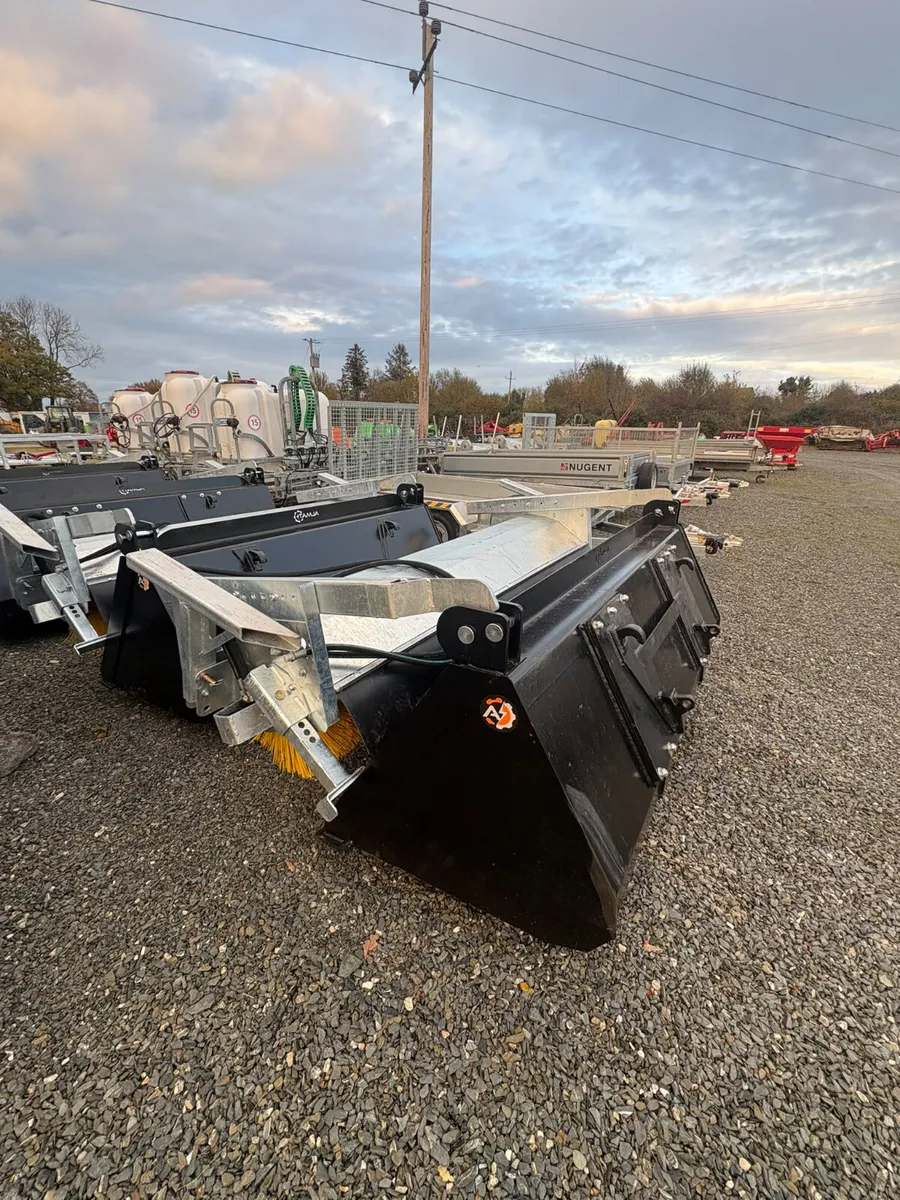 New Almat 7FT & 7FT 9 Euro Bucket Sweepers - Image 4