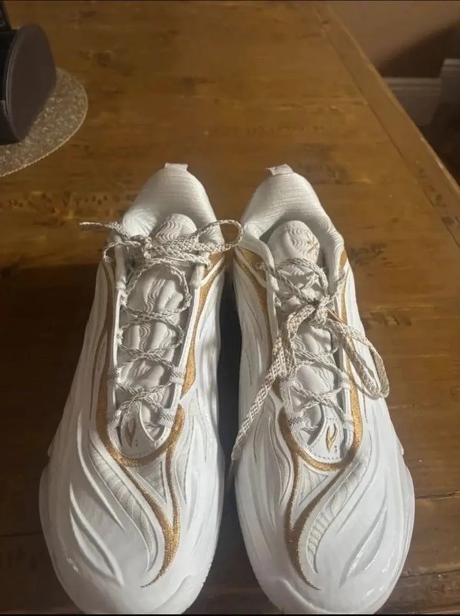 Way of Wade Ultra 5 Basketball Shoes - Image 2