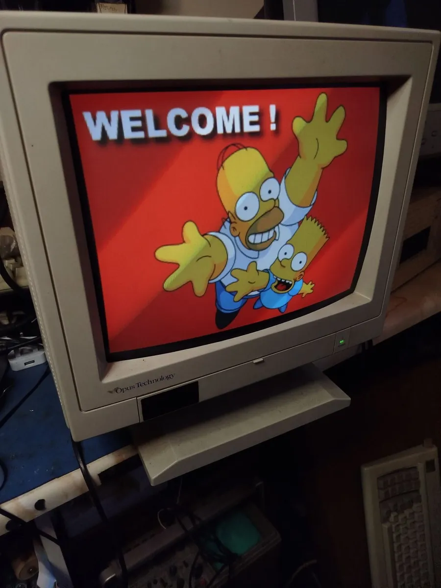 Vintage CRT monitor - Image 4