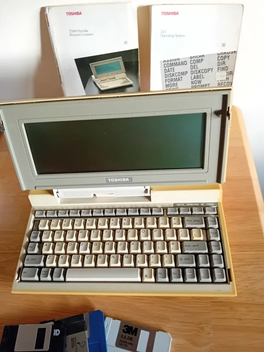 Vintage Toshiba Laptop. - Image 2