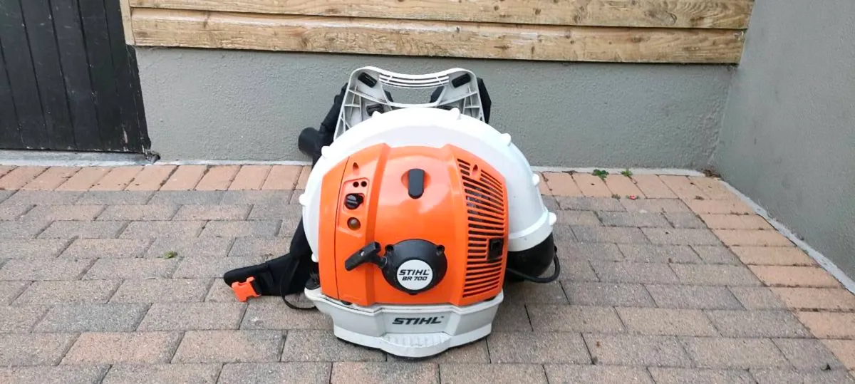 Leaf blower - Image 1