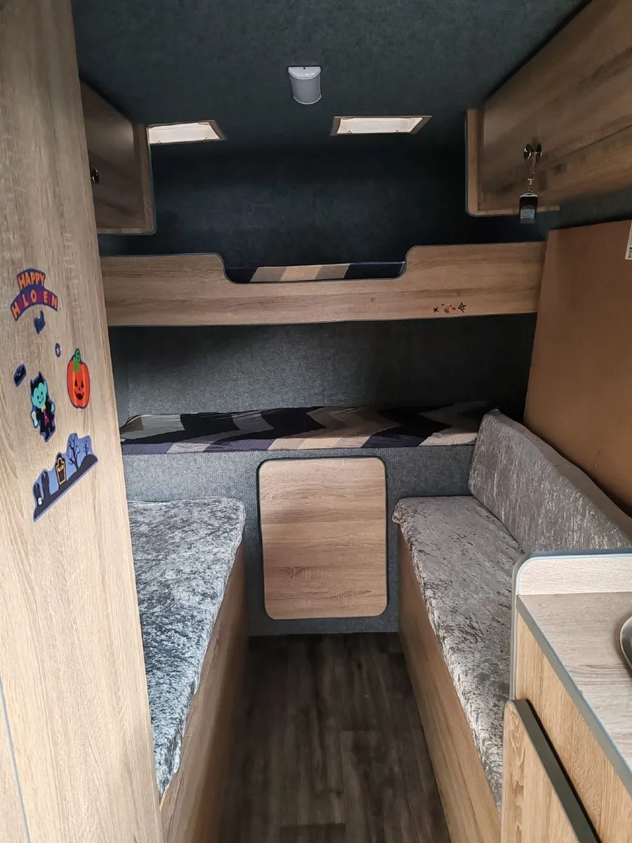 Caravan - Image 2