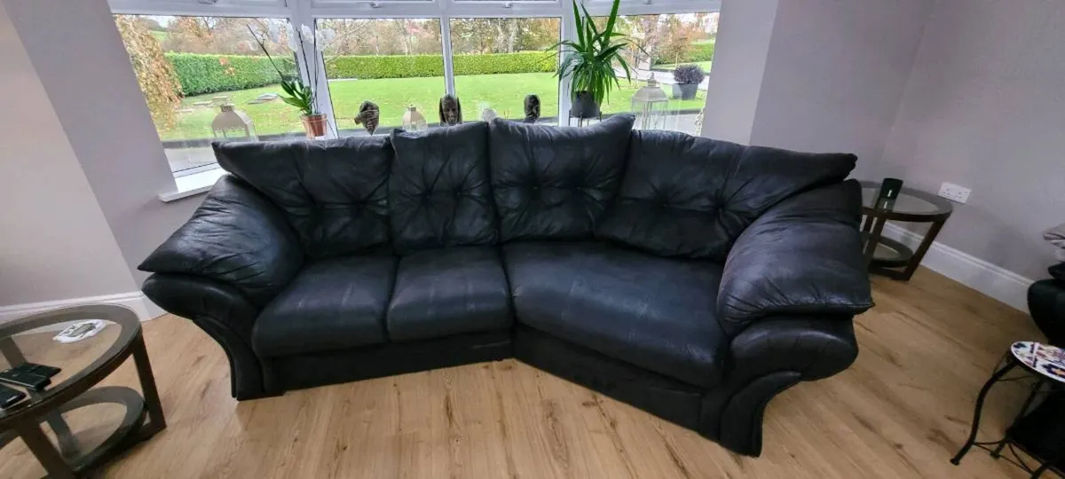 Couch - Image 4