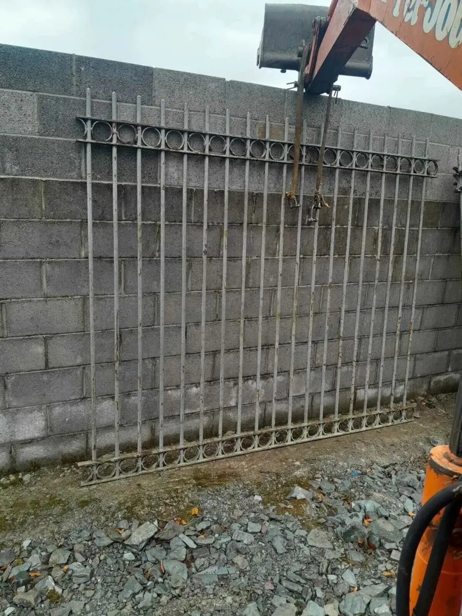 Huge gates FERMOY - Image 4