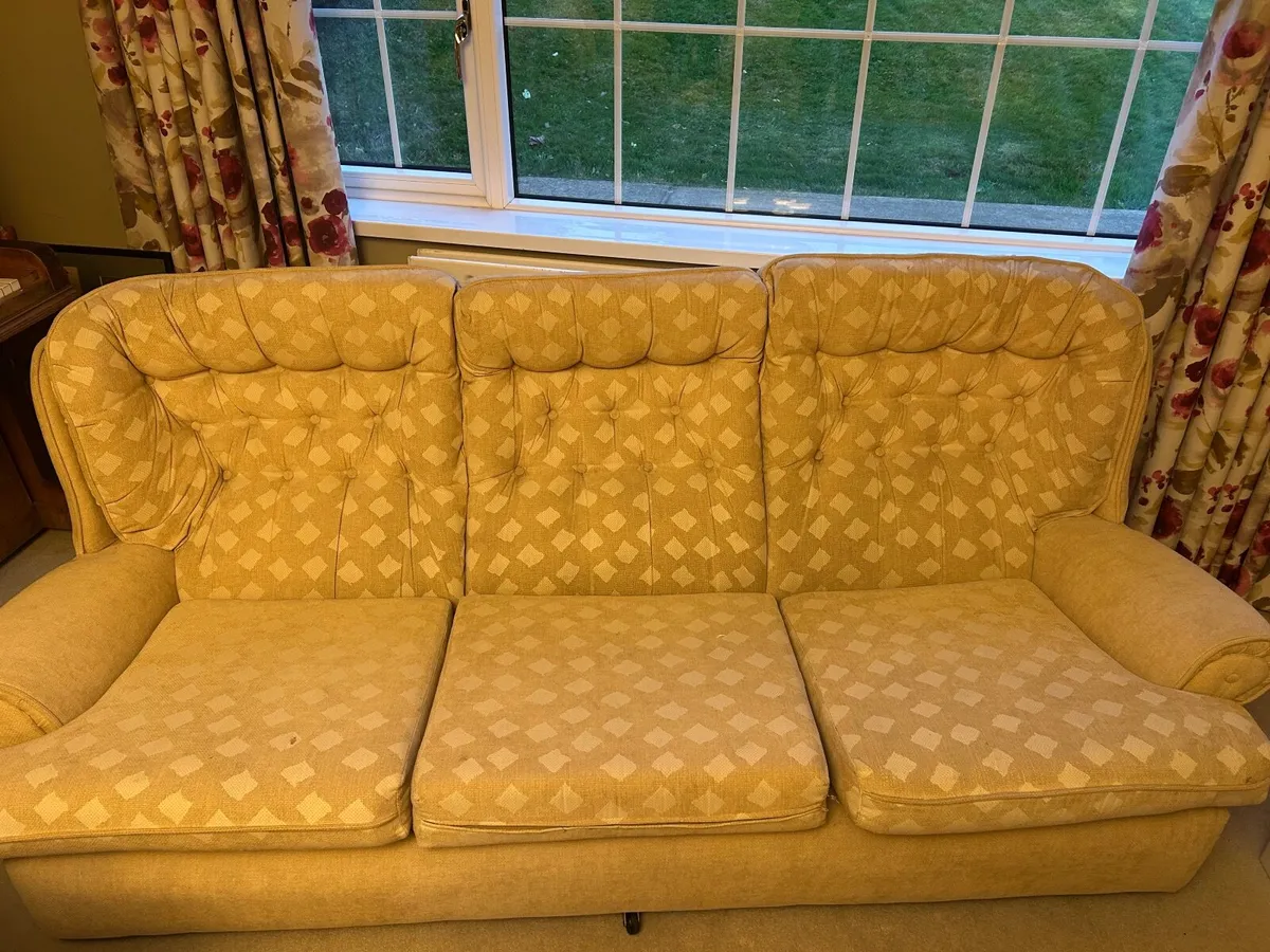 3 Piece Sofa Suite - Image 2