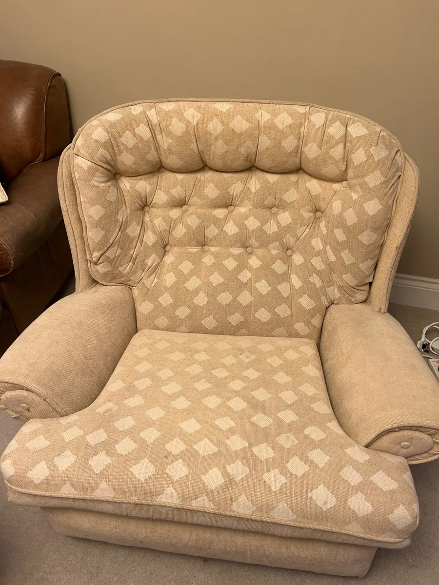 3 Piece Sofa Suite - Image 3