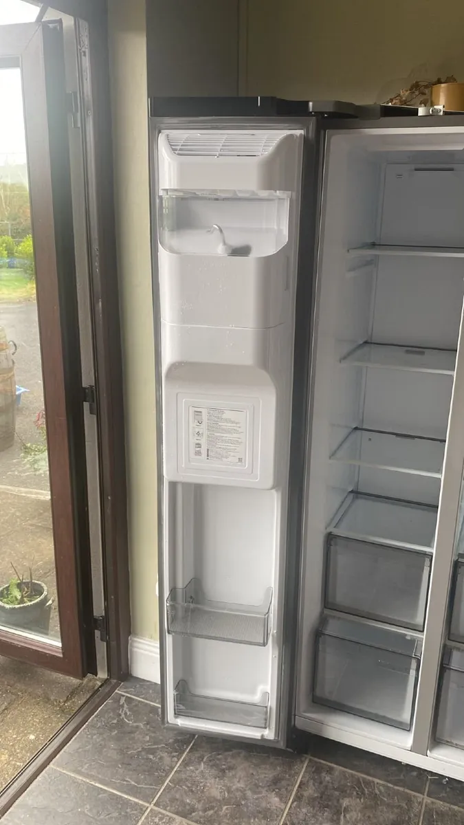 Samsung American Fridge Freezer-Bought Jan 2025 - Image 4