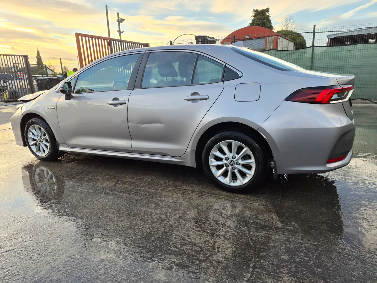 202 Toyota Corolla  70km Hybrid  Automatic - Image 4