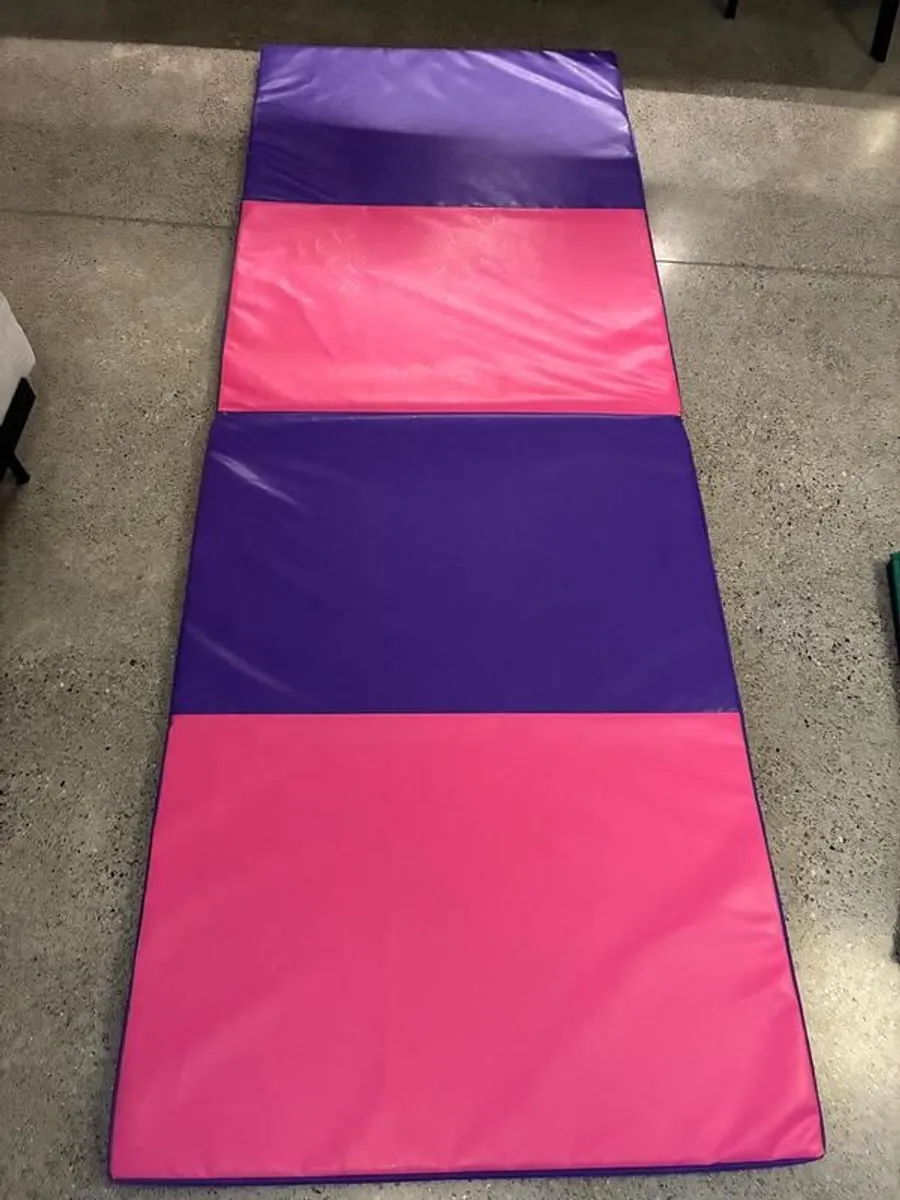 Folding gymnastics mat - purple and pink - Image 1