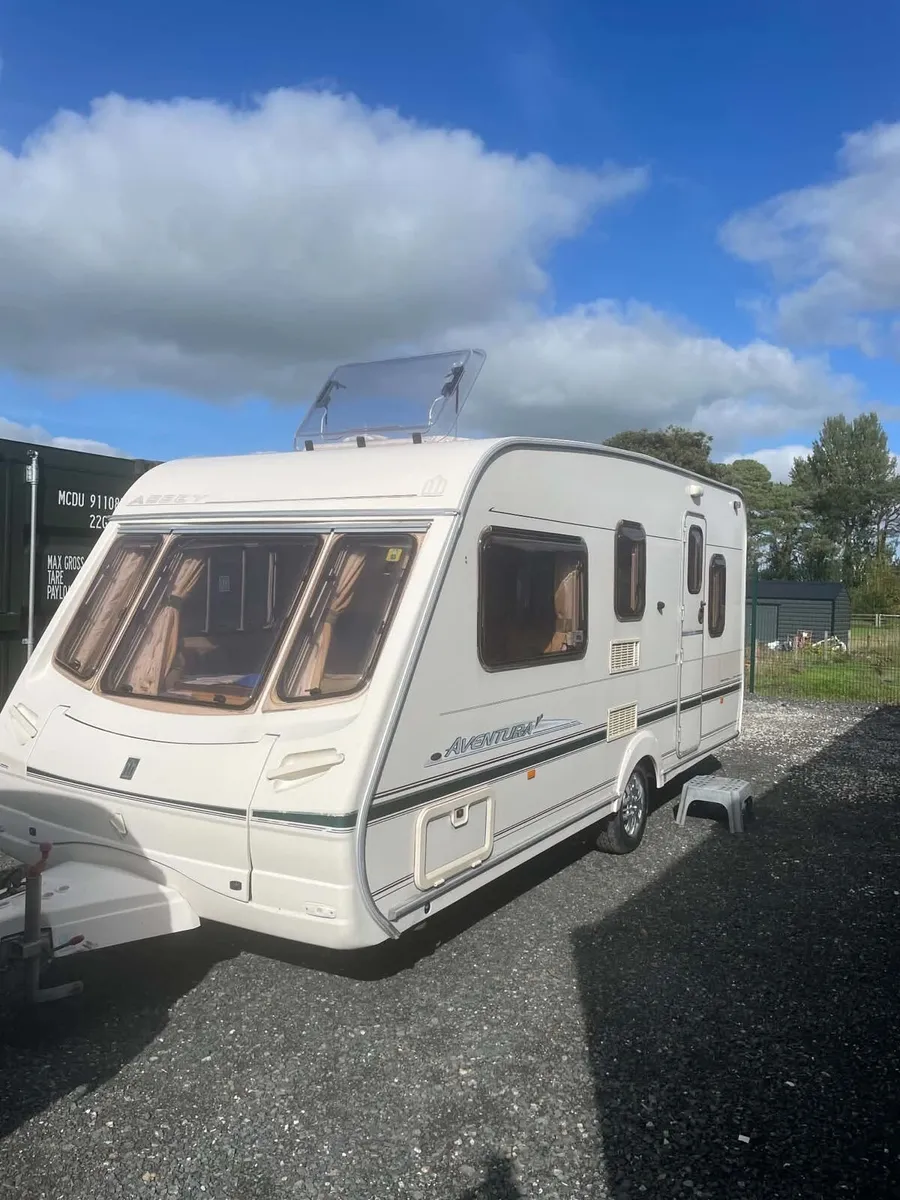 Abbey 5/6 berth & remote mover & Awning - Image 1