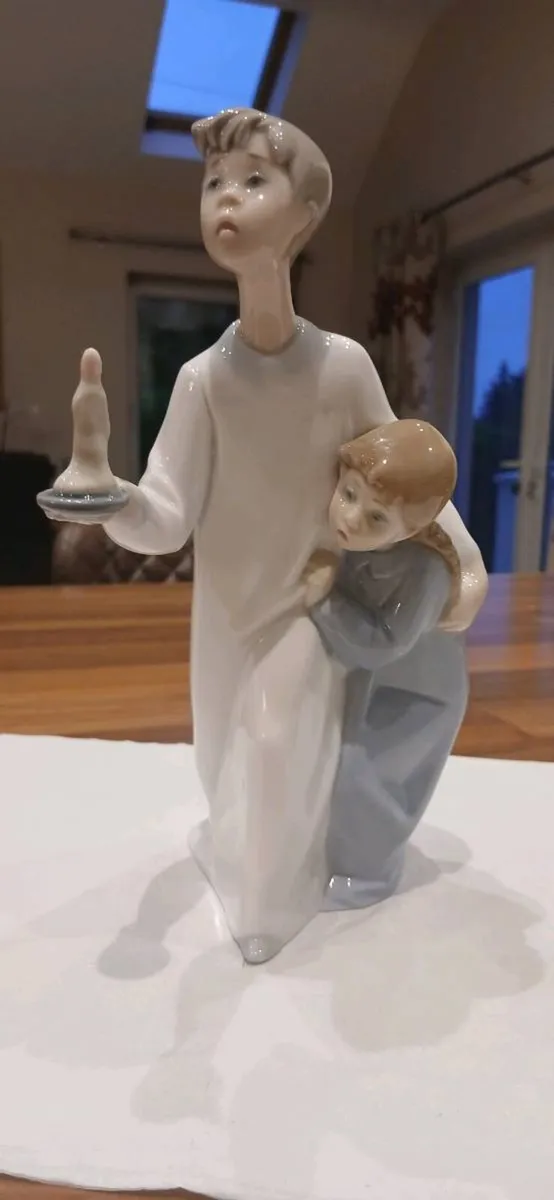 3 beautiful lladro & Nao pieces - Image 3