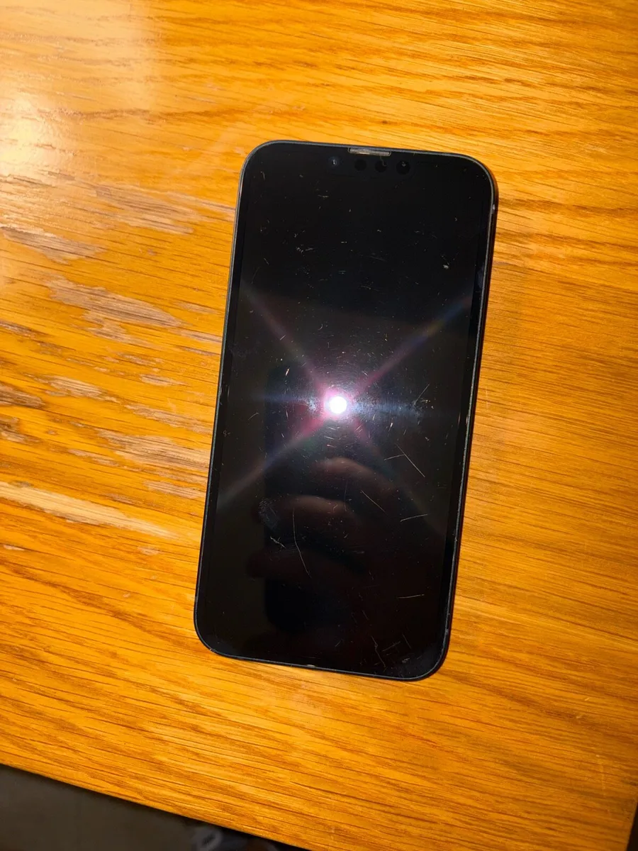 Apple iPhone 14 128GB Midnight - Image 4
