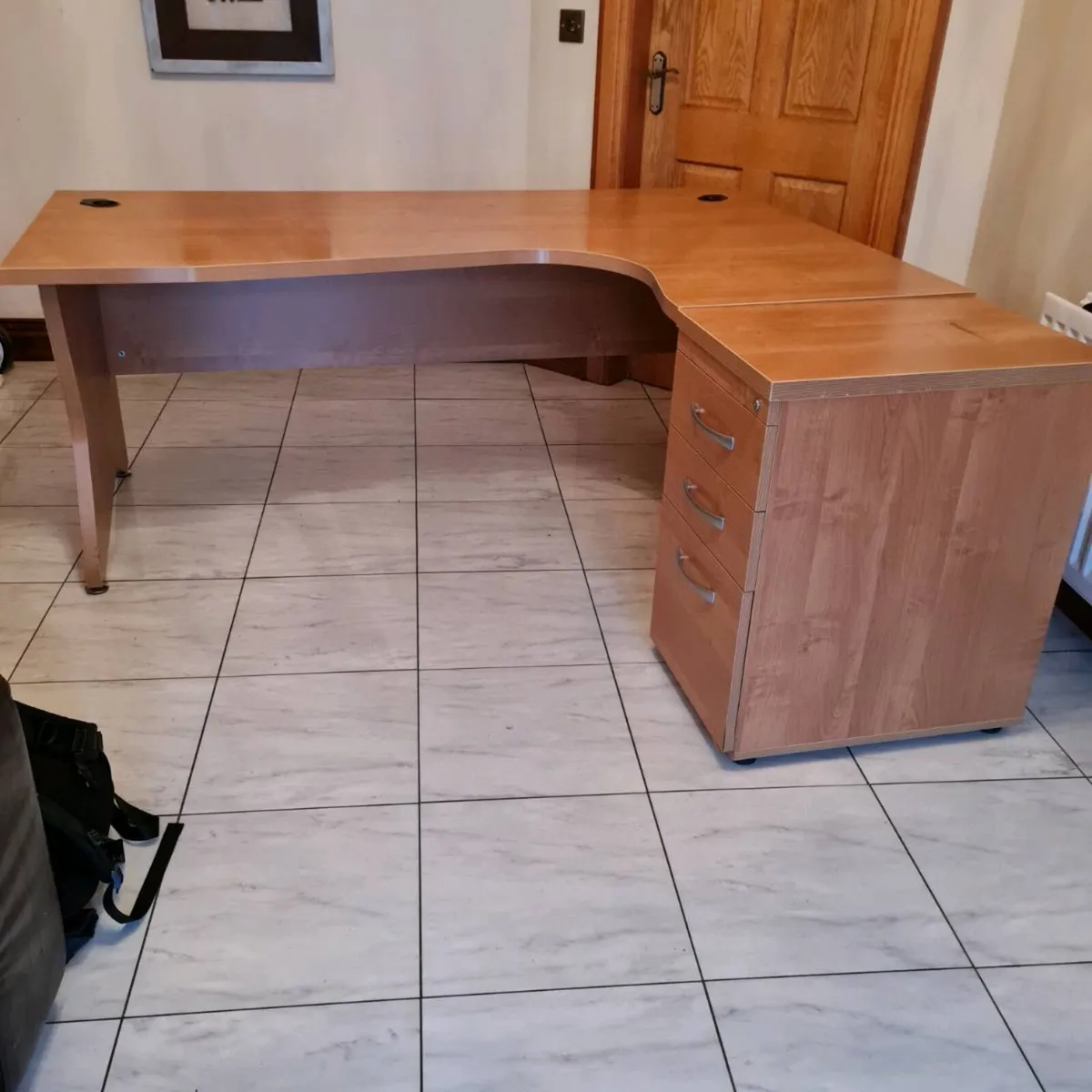 Executive managers office desk with - Image 3