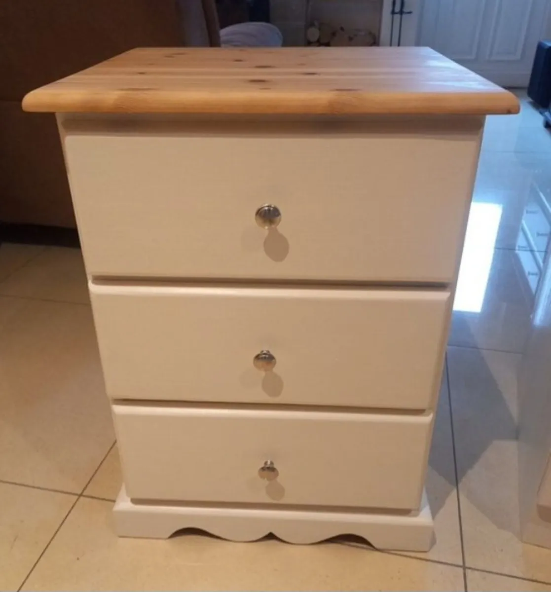 Chest of drawers and locker - Image 4