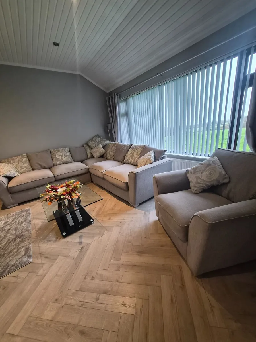 Large grey corner sofa & matching armchair - Image 4