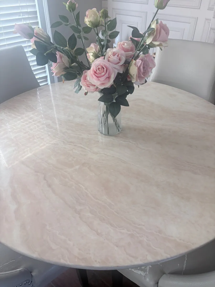 Marble dining table - Image 1