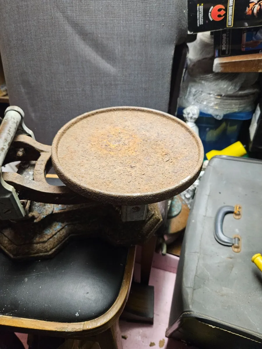 Vintage Weighing Scales - Image 2