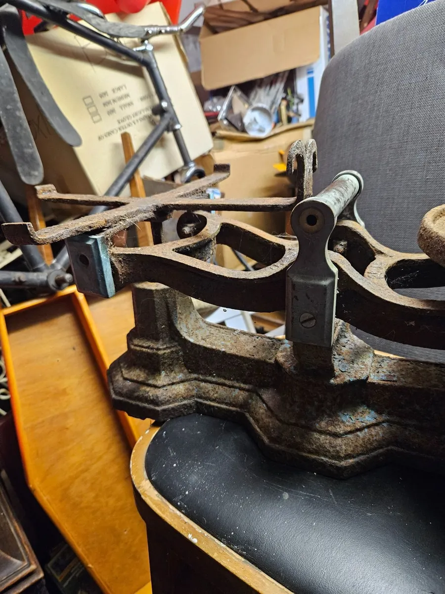 Vintage Weighing Scales - Image 4