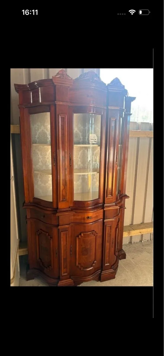 Display cabinet - Image 1