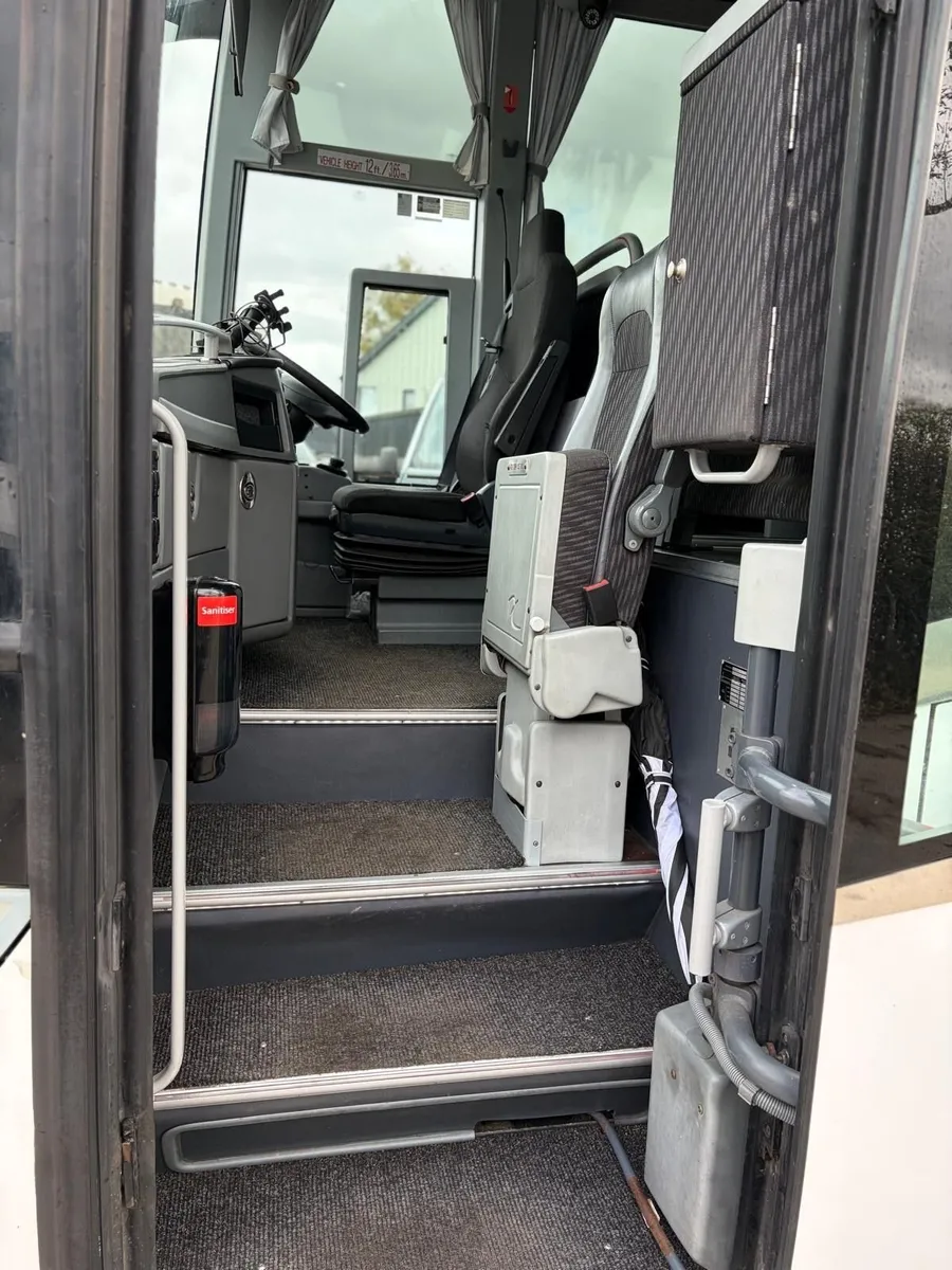 VAN HOOL Other 2013 - Image 2