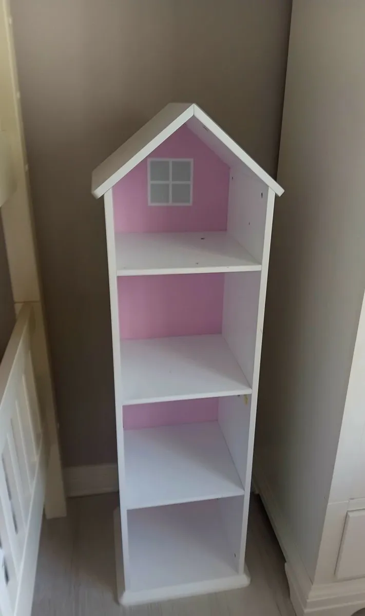 Bookcase / Shelving for Kids Bedroom