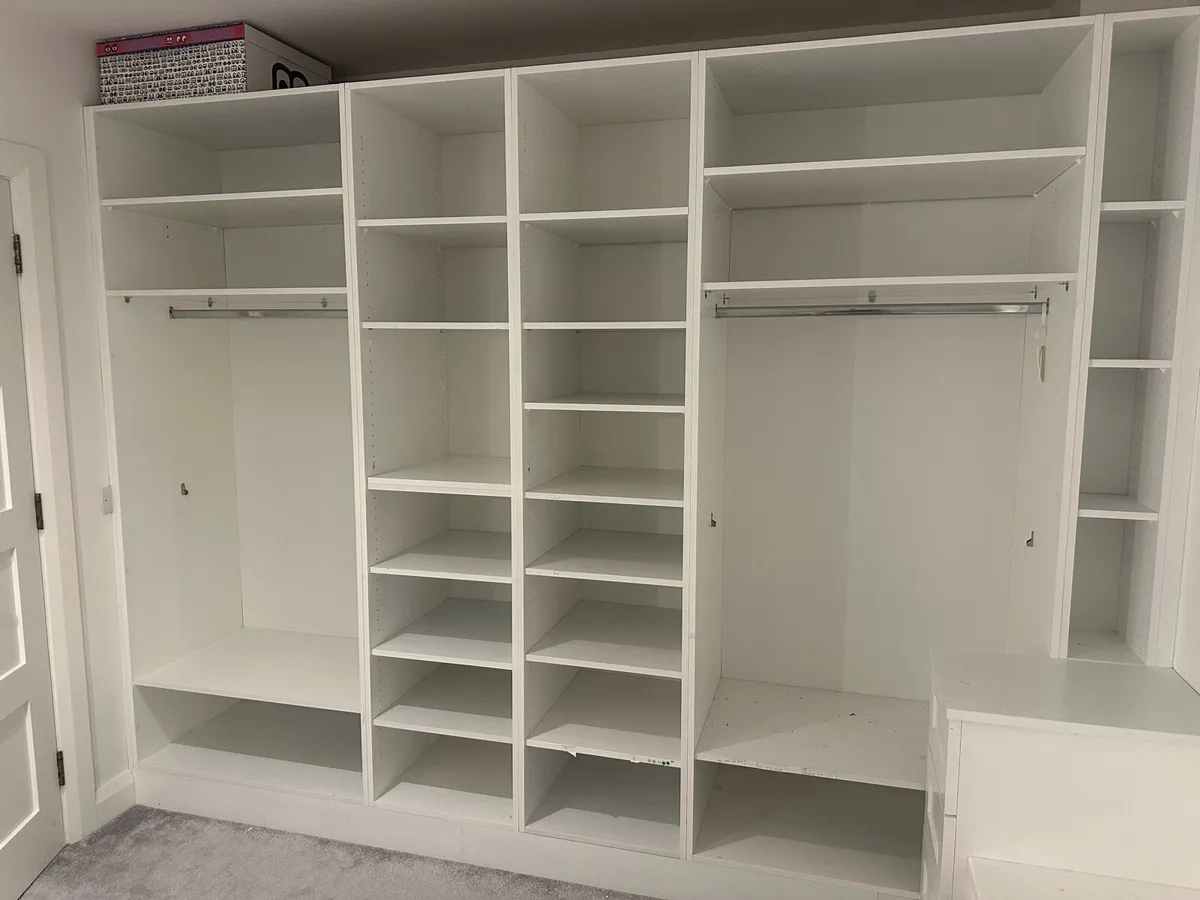 Walk in Wardrobe - Image 2