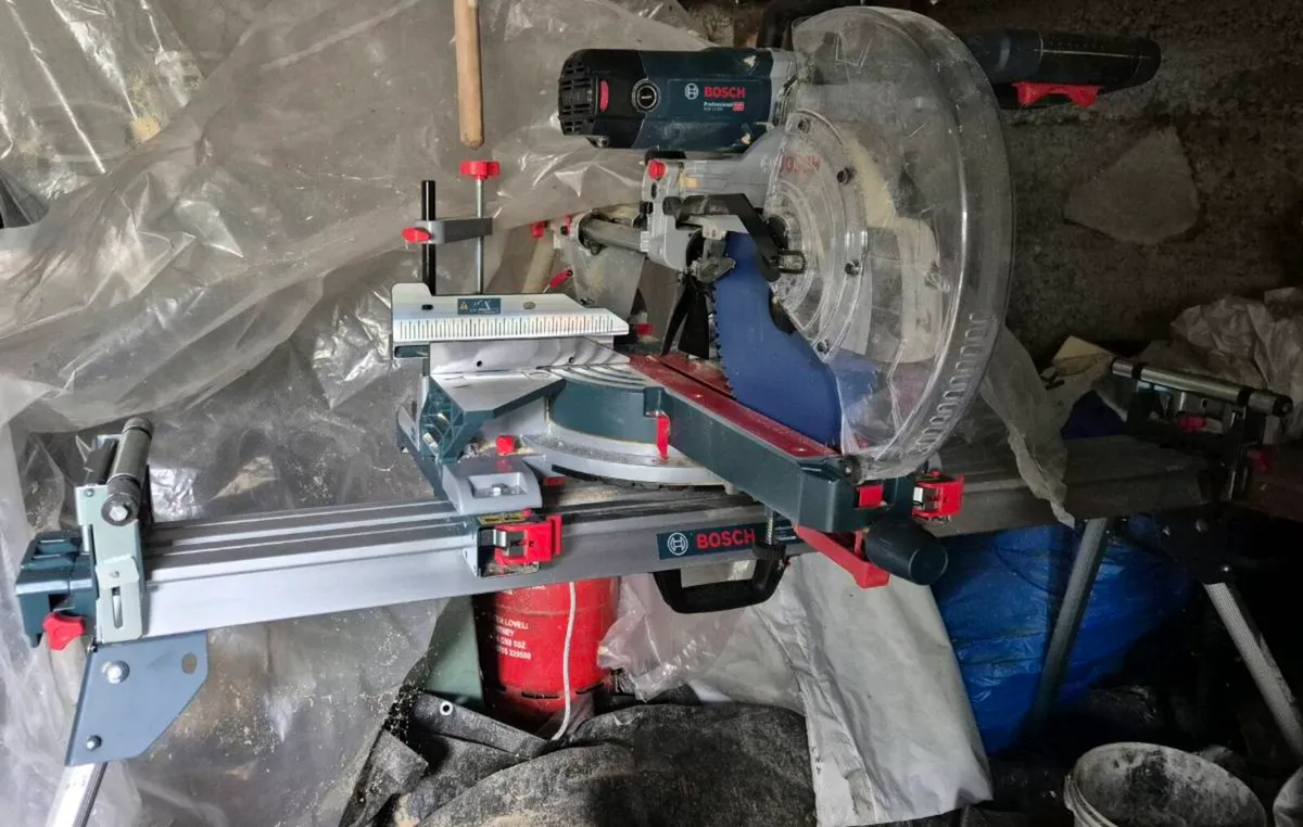 Bosch GCM 12 SDE saw - Image 2