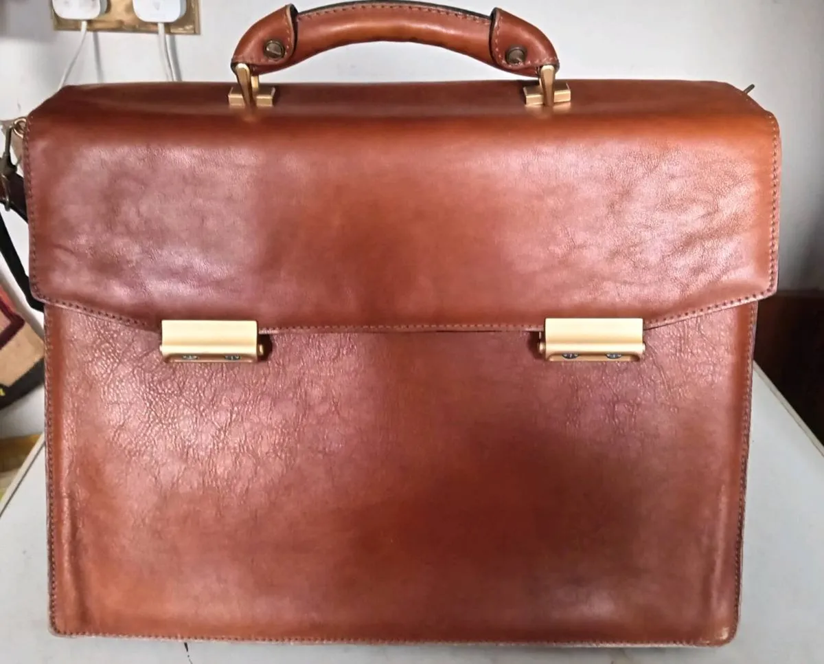 Stratic Vintage Expandable Leather Briefcase - Image 1