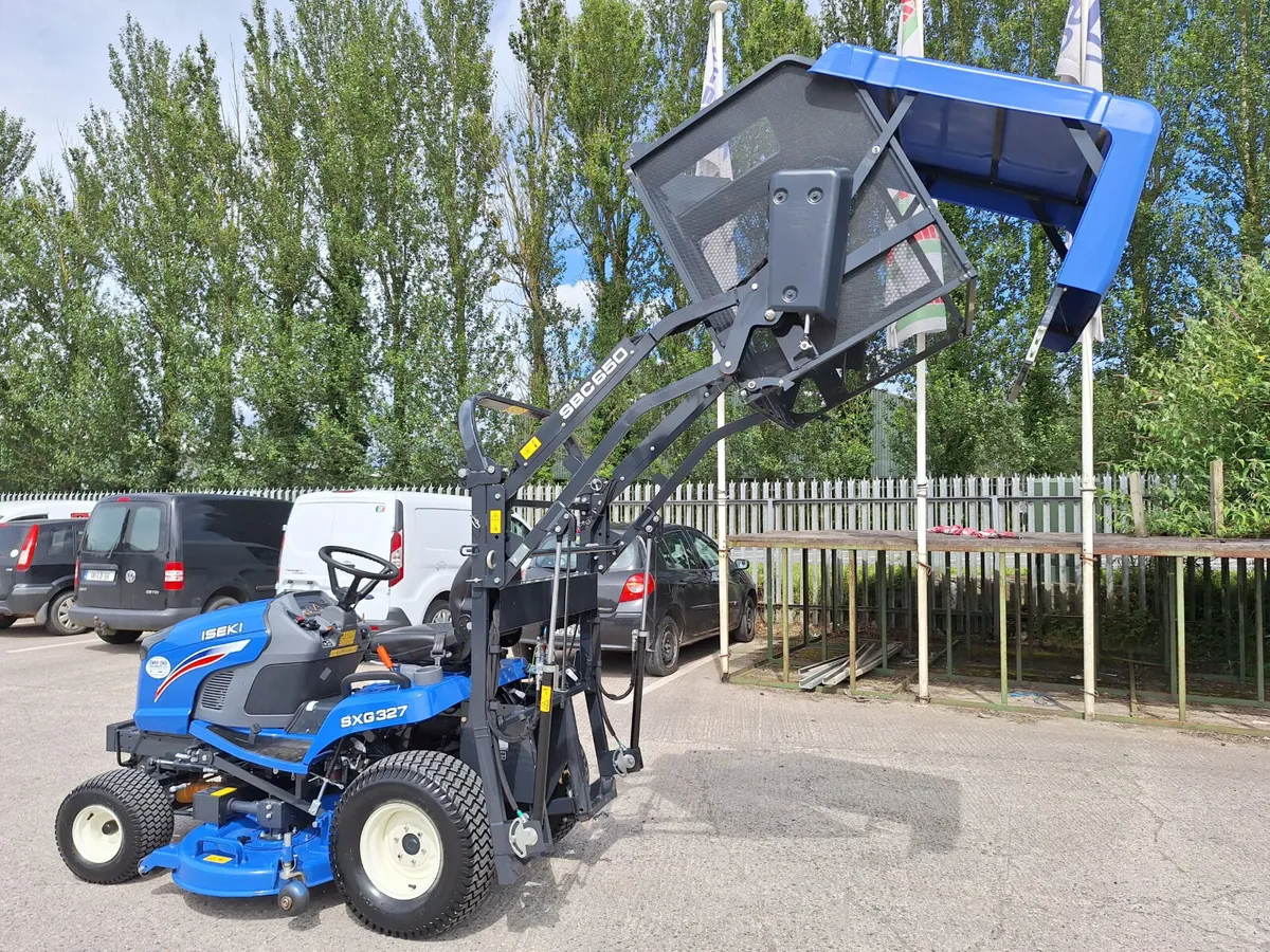 Iseki SXG 327 high dump ride on mower - Image 4