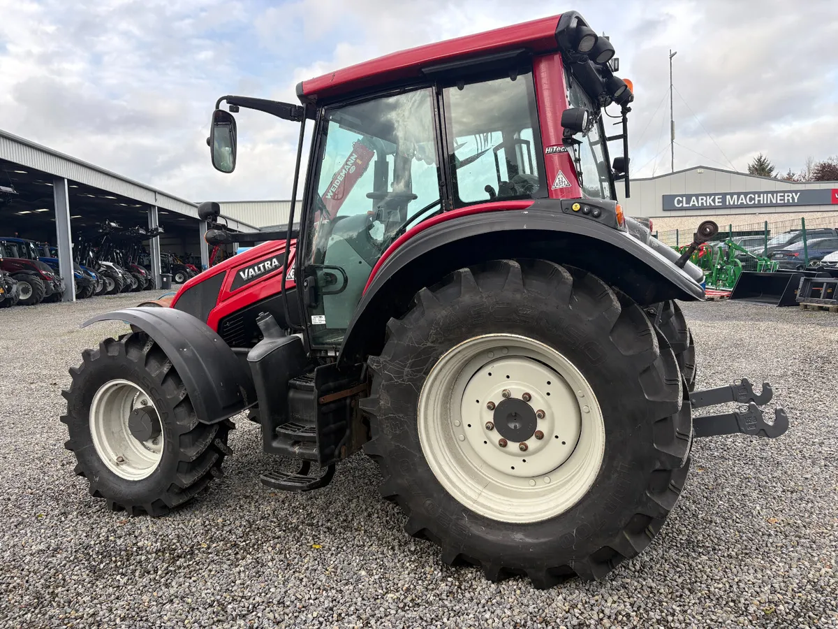 🚜 2019 Valtra N103 - Only 2700 Hours - Image 3
