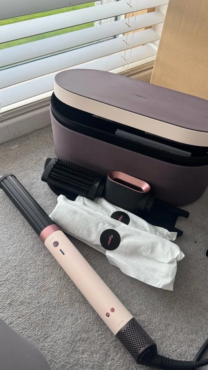 Dyson Hair tool - Image 2