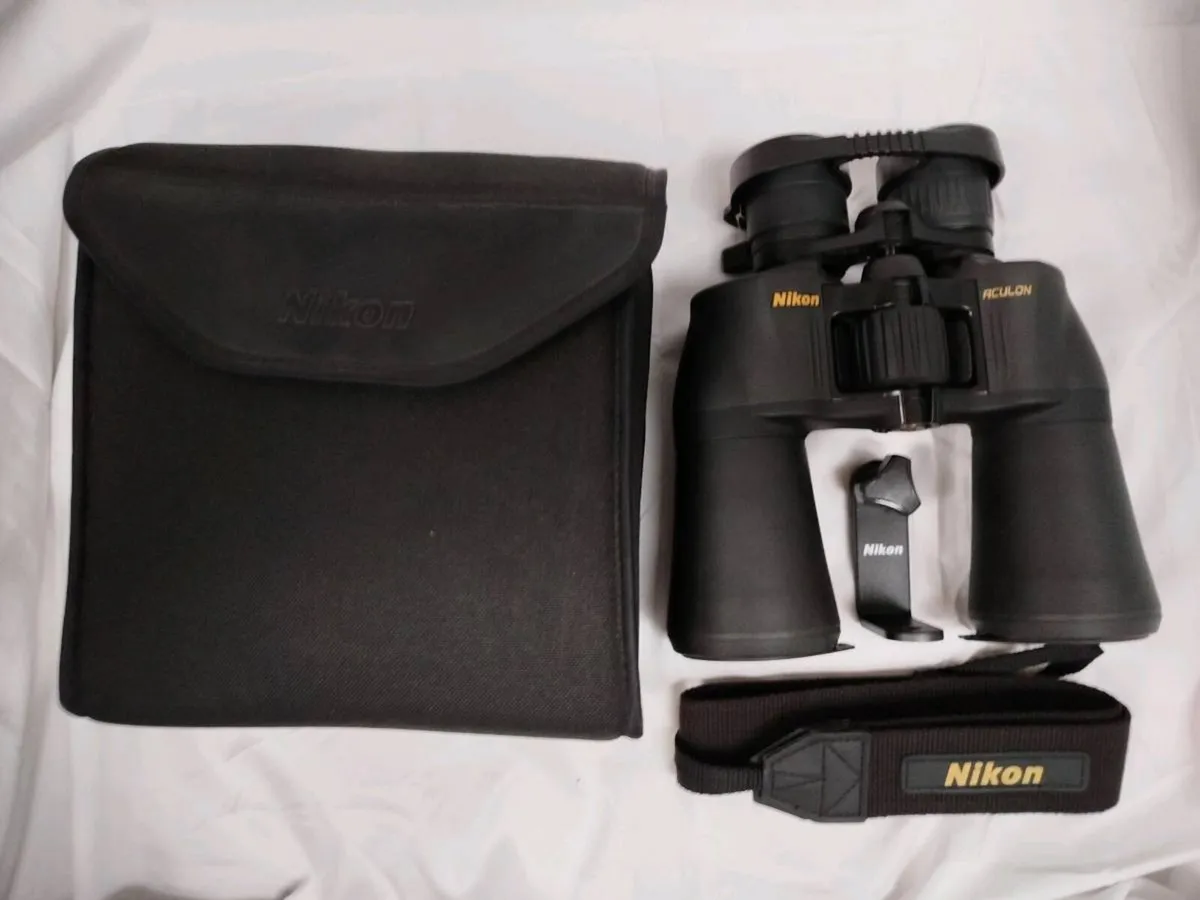 Nikon Aculon Zoom Binocs - Image 3