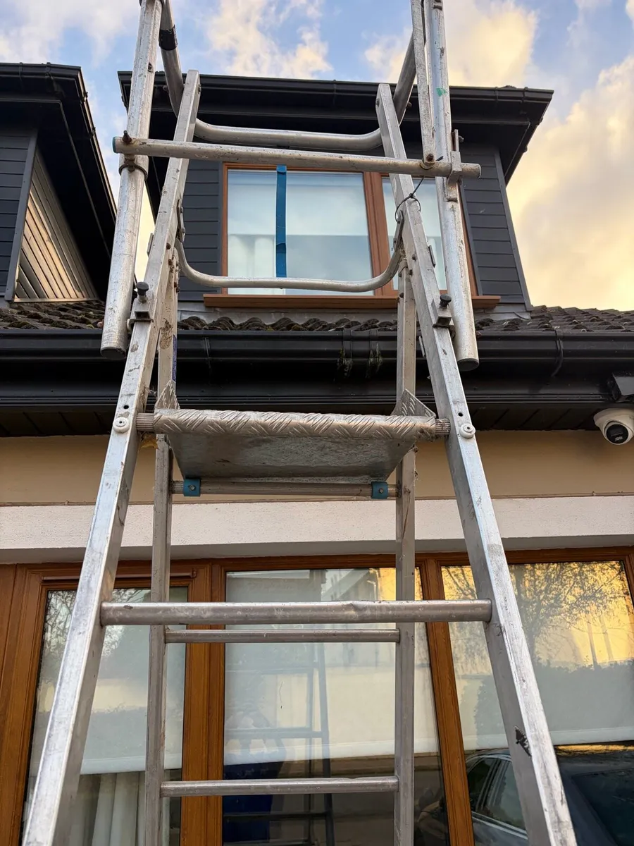 8 step podium ladder - Image 4