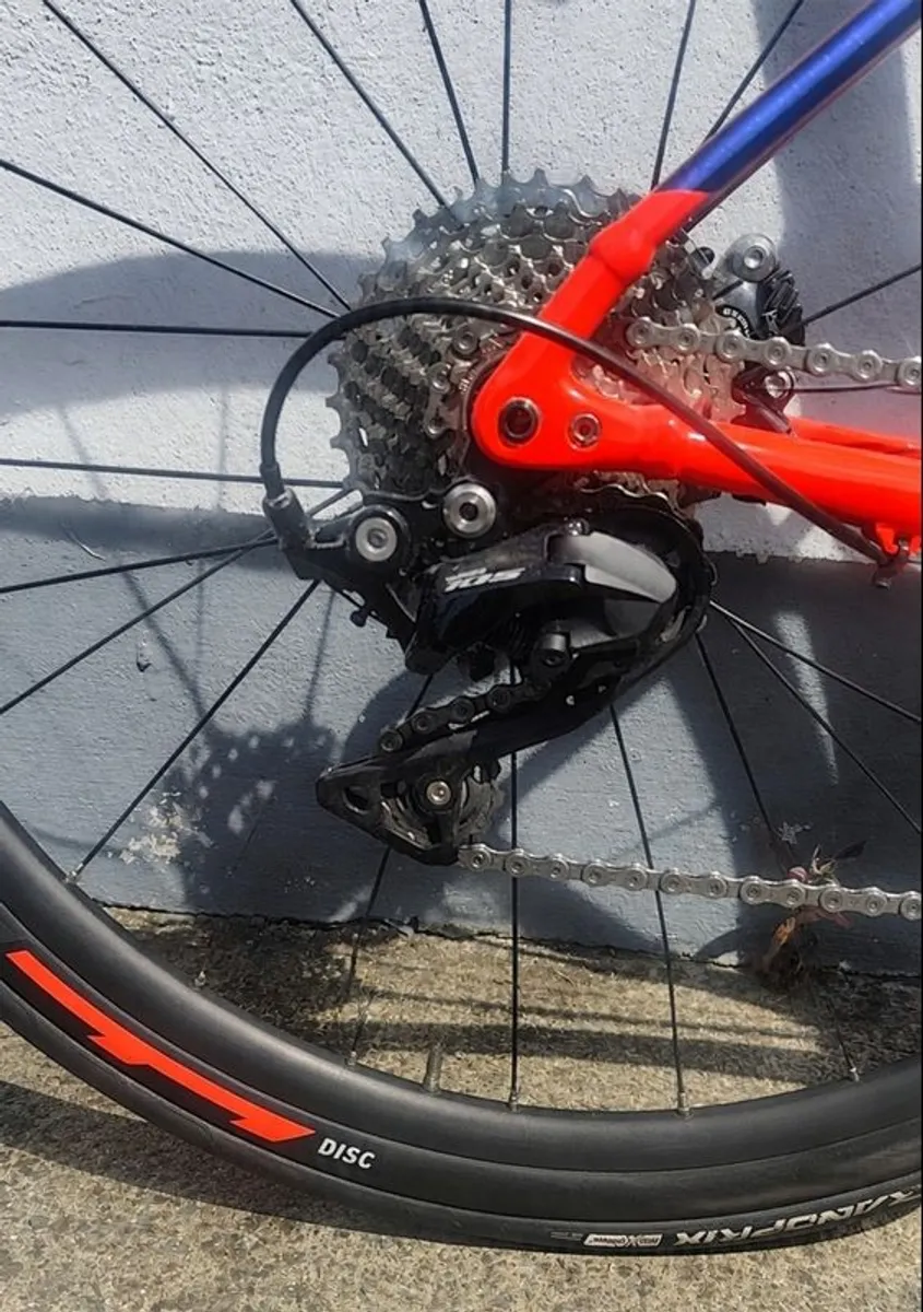 Specialized Allez Print Disc Road Bike - Image 3