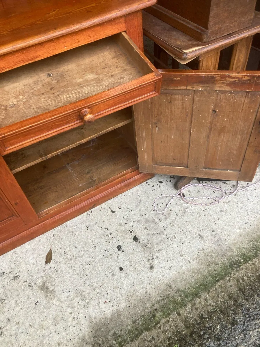 Old pine kitchen dresser - Image 2