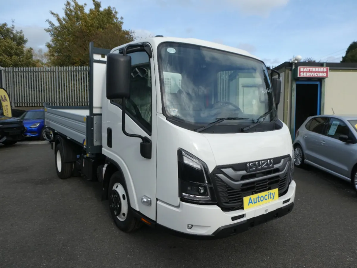 Isuzu N-Series 3 WAY TIPPER 3L 3.5TON - Image 1