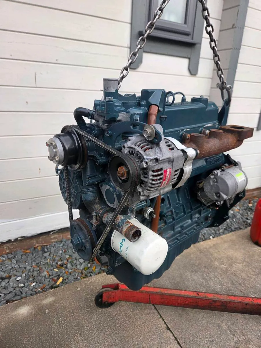 Kubota V1505 4 cylinder diesel engine - Image 4