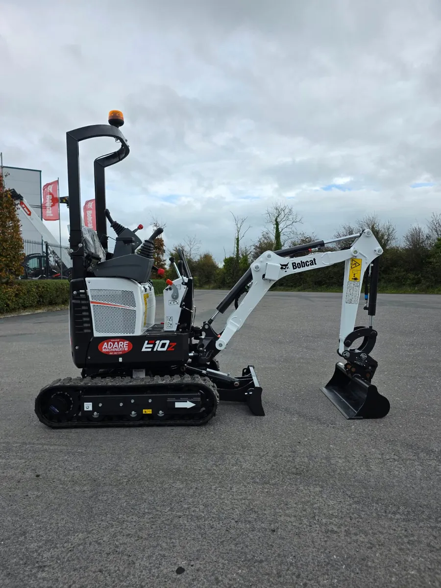 NEW Bobcat E10z Mini Digger | From € 84 p/ week - Image 2