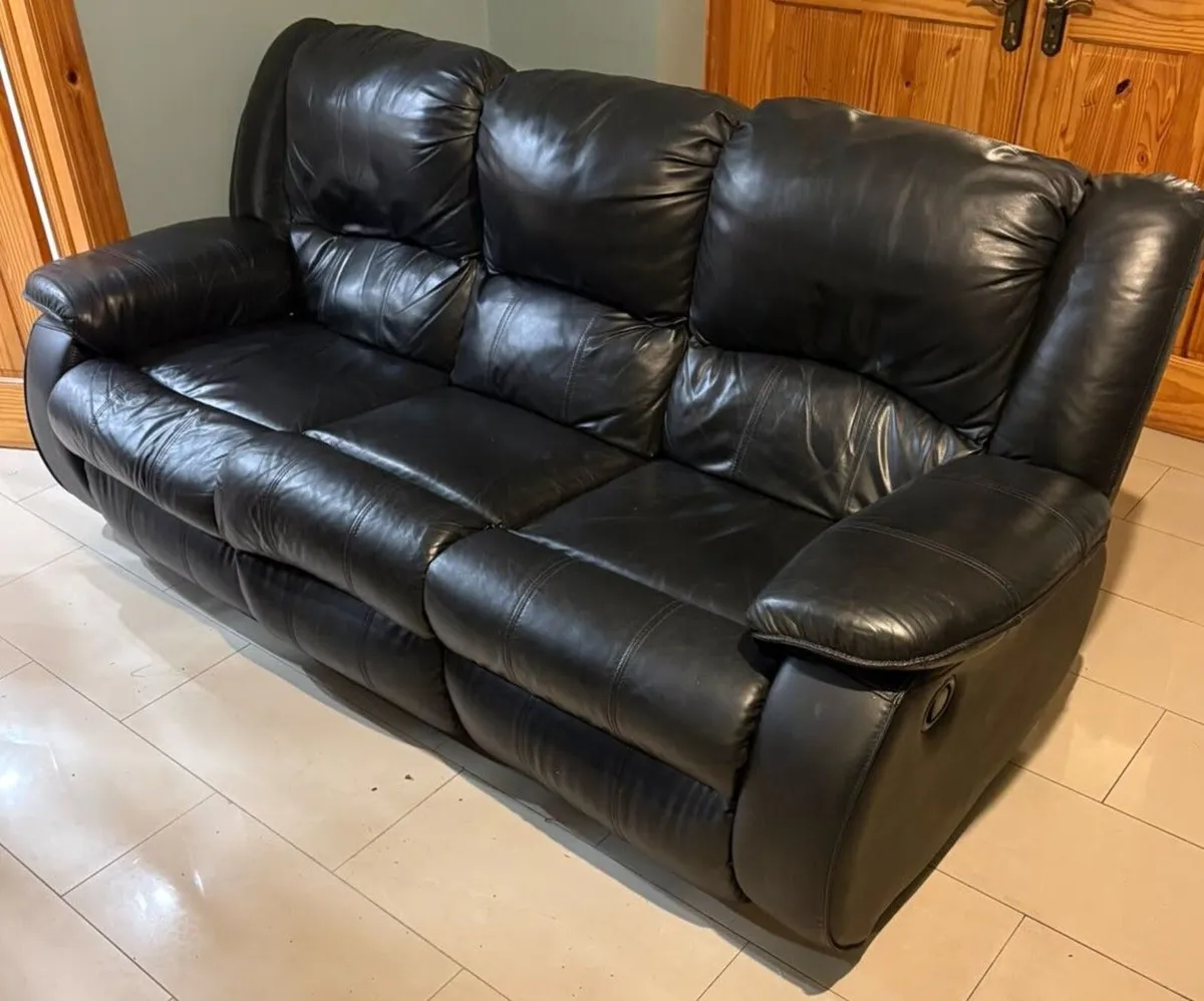 Black leather couch and Single chair - Image 2