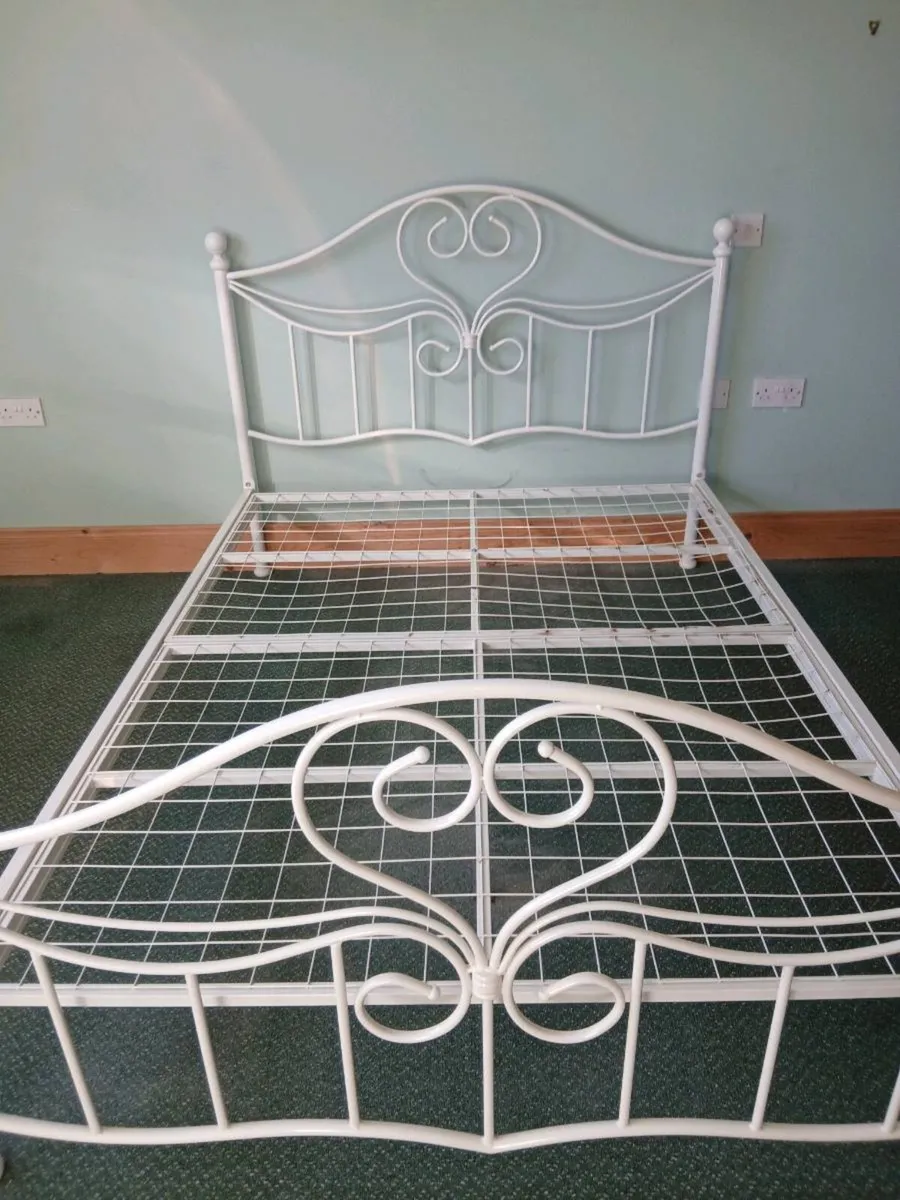 Double Bed - Image 2