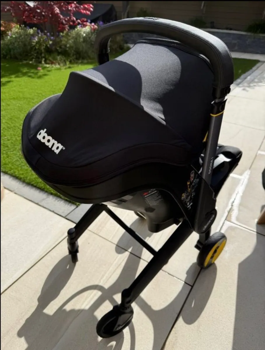 Doona i Car Seat and Stroller-Nitro Black - Image 3