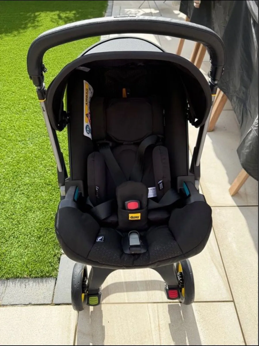 Doona i Car Seat and Stroller-Nitro Black - Image 2