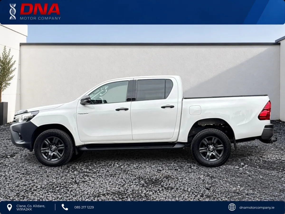 Toyota Hilux D4D ACTIVE - DOUBLE CAB CREWCAB - NEW - Image 3